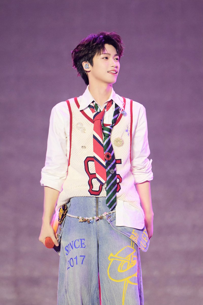 𝐄𝐧𝐜𝐡𝐚𝐧𝐭𝐢𝐧𝐠 𝐙𝐈𝐘𝐔 (梓渝) tweet media