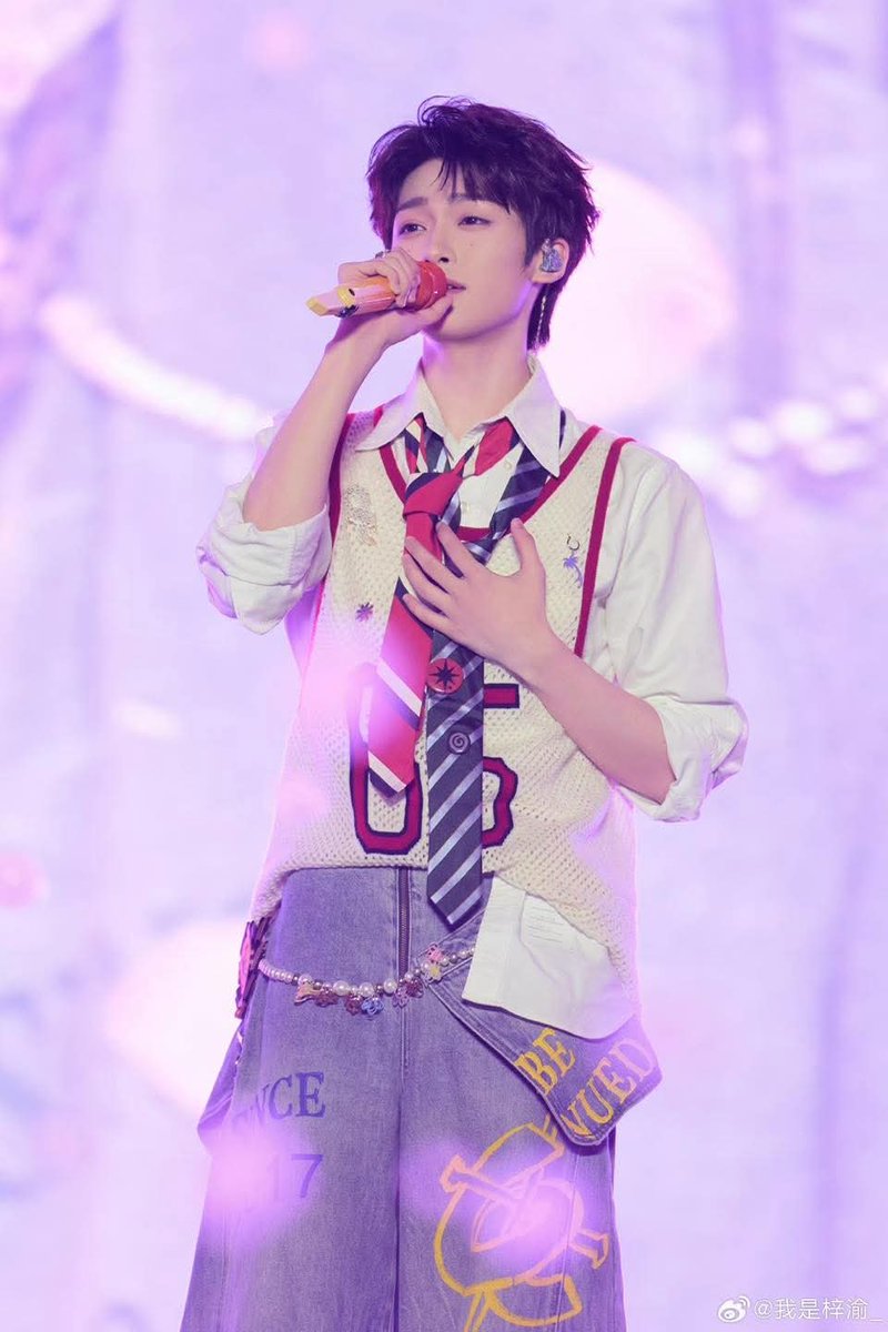 𝐄𝐧𝐜𝐡𝐚𝐧𝐭𝐢𝐧𝐠 𝐙𝐈𝐘𝐔 (梓渝) tweet media