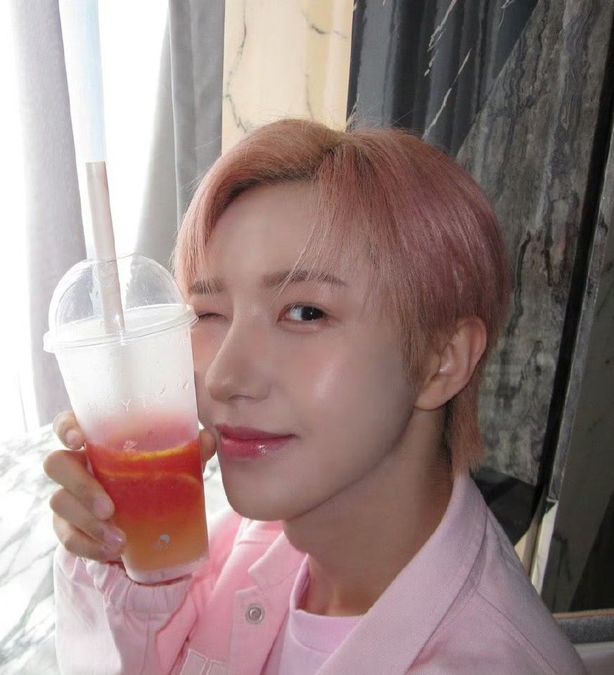 แชะรูปกับ🥤แบบฉบับคนสวย