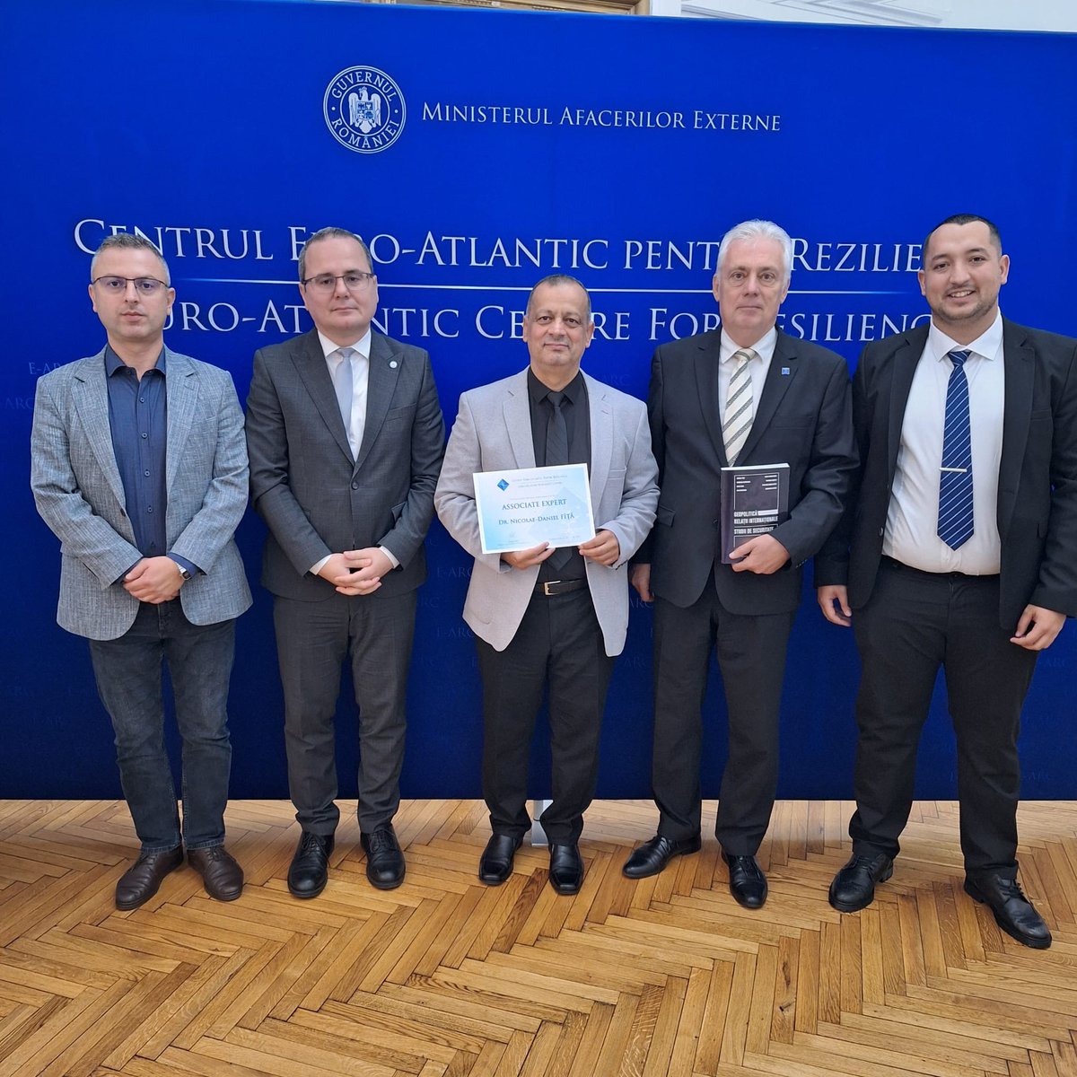 Salut cu satisfacție cooptarea dlui prof dr ing Nicolae Fîță, din cadrul Universității din Petroşani, fondator al Centrului European de Studii Strategice de Securitate Energetică, în calitate de expert asociat al <a href="/CentrulR/">Euro-Atlantic Resilience Centre</a> pe domeniul rezilienței infrastructurilor critice.