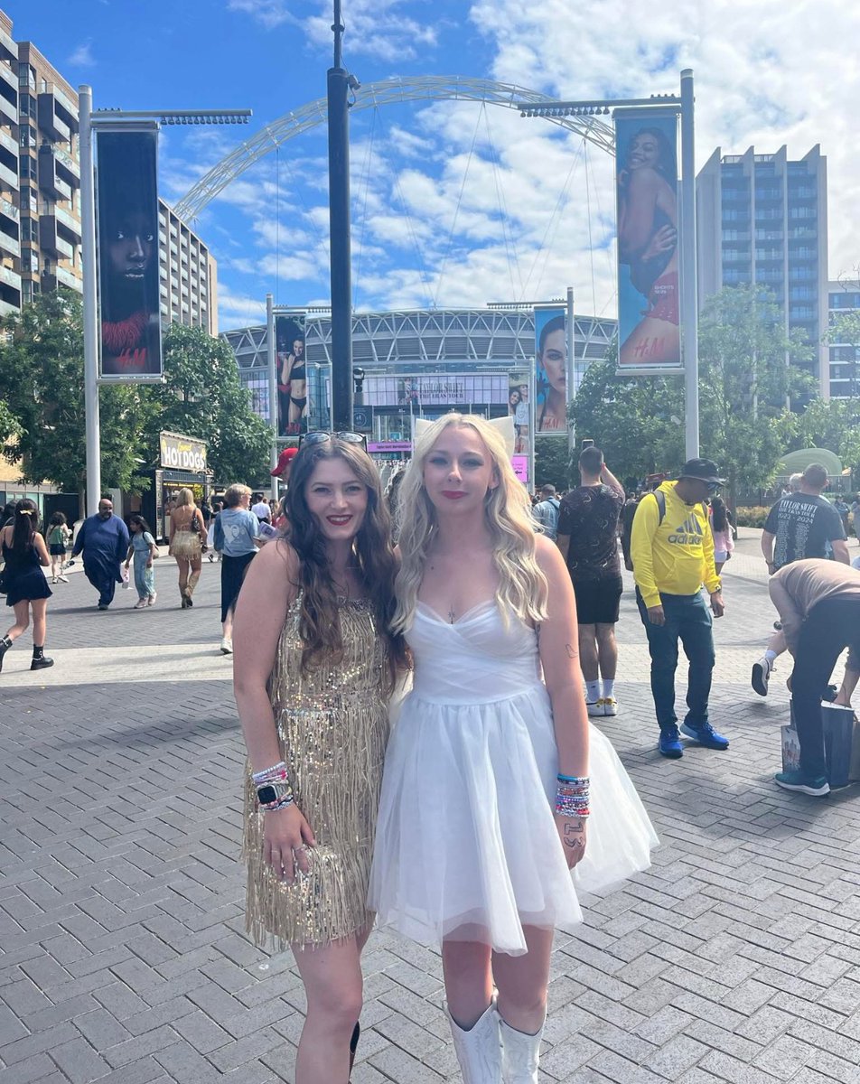 frankieadams198's tweet photo. From meeting on Twitter, to Taylor Swift, to Post Malone.. one of my best friends in the universe 🥹💕 

@AllTooMel13 https://t.co/JTJJt63LMn