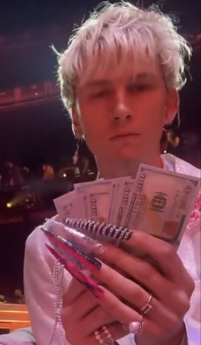 Me waiting for presale