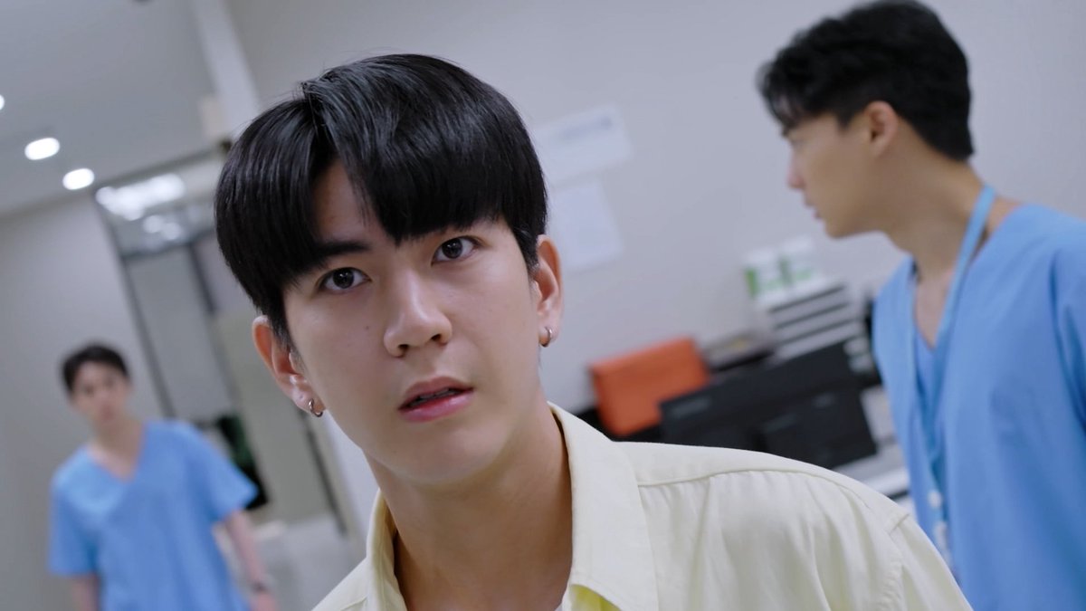 ทำไมน้องอินถึงเห็นอนาคตของหมอกานต์หรอคะ ทั้งที่ไม่ได้มีส่วนเกี่ยวข้องอะไรกัน ไม่ได้สัมผัสตัวกันซะด้วยซ้ำ 

#MyMagicProphecyEP9