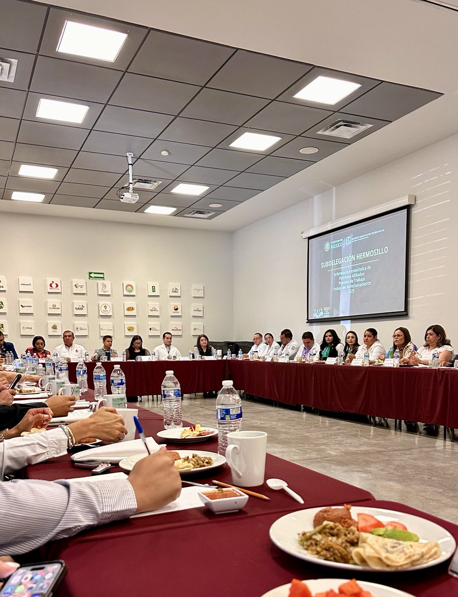 rodolfoaudelo's tweet photo. En compañia del líder @salazar1_tony, participamos en la reunión METSADI No. 9, donde fue punto de encuentro y de diálogo con la Dra. Angélica Mariel Martínez, titular del IMSS en el Estado. https://t.co/aZOSATsW0b