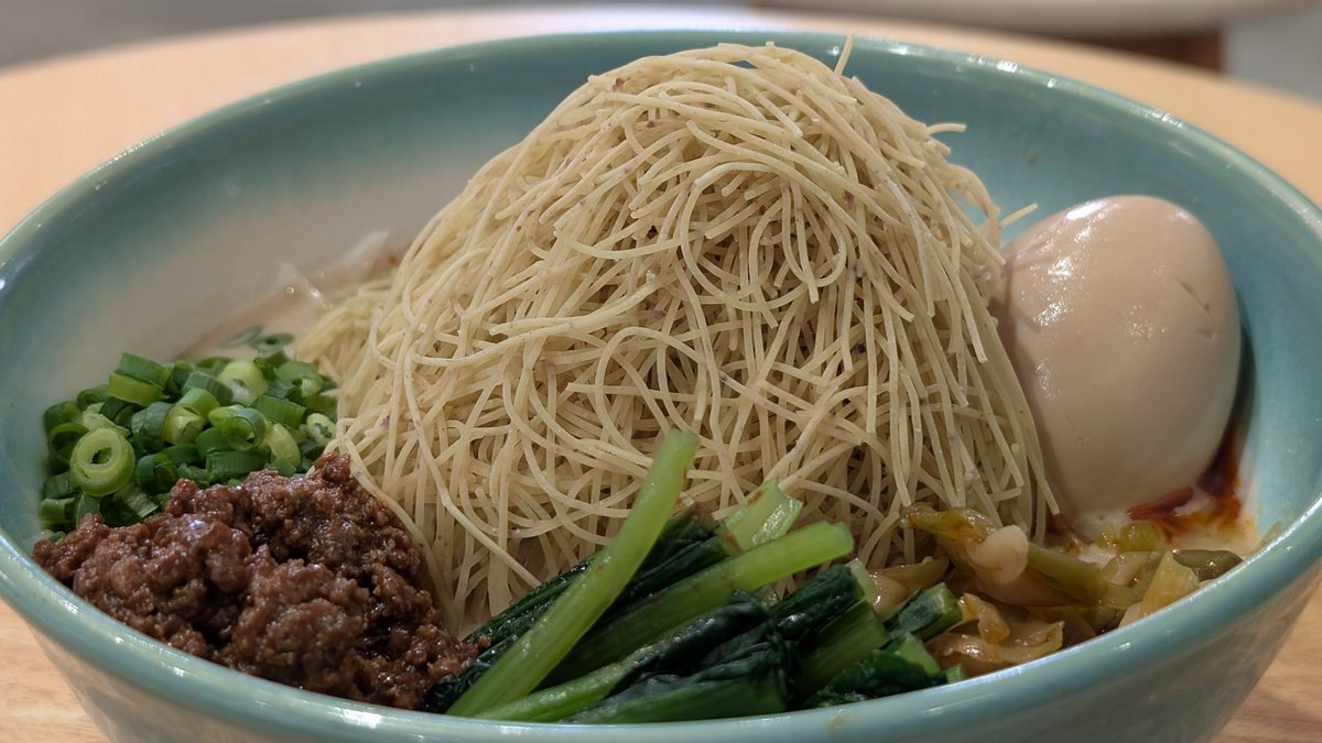 モンブラン坦々麺だって
マジで山盛りモンブランが乗ってる