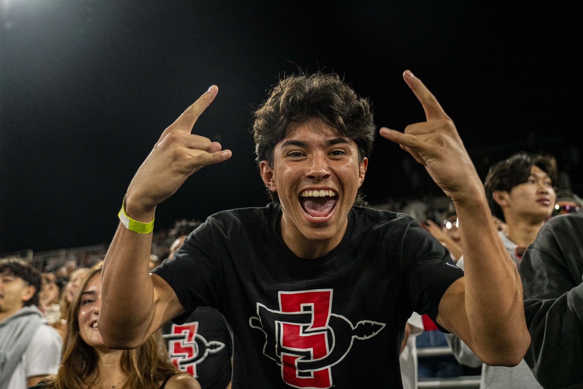 Shoutout the SDSU Student Section! Y’all showed up &amp; showed out! ❤️🖤

#AztecFAST 🍢 x #BeTheA1pha 🐺 x #TheClimb 📈