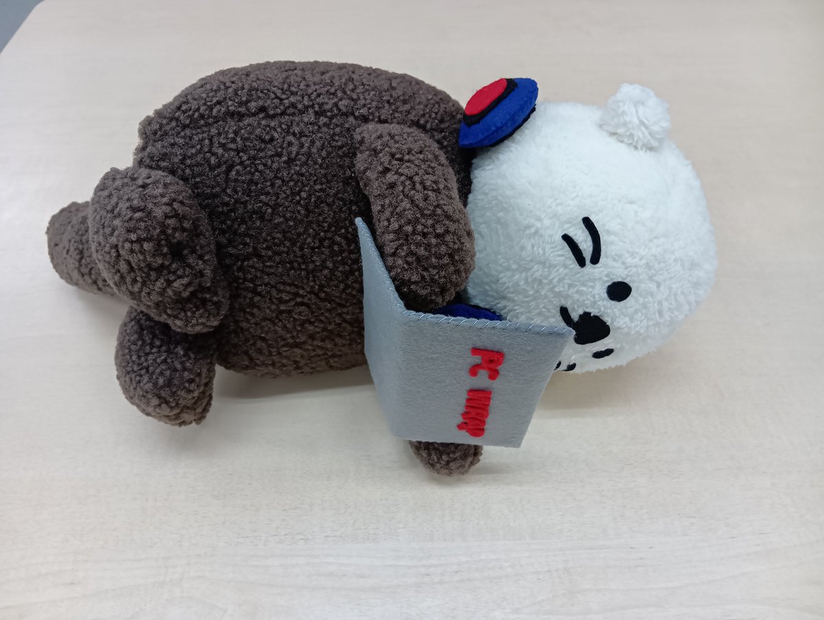 PCWRAP's tweet image. おはラップ🦦💻
今日は「清掃の日」！

部屋を片づけると、なくしたと思っていた“あのリモコン”や“去年の秋の靴下”が見つかるかも…👀笑

掃除って宝探しみたいなものですね✨
みなさんもレッツ発掘！