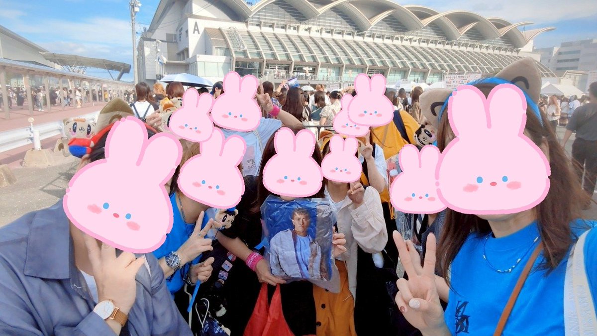 rainbow_axt's tweet photo. 久しぶりにお友達と再会出来て凄く嬉しかったしいっぱいお喋りできて楽しかった🎶みんな好きな人のためにいろいろ買ったりしてるし変わらず全国飛び回ったりしているし今もフッ軽さんばかり🎶
また何かの機会で会えたらいいなぁ😊 https://t.co/bGRlGuC7pv