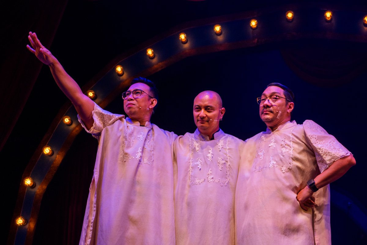 Take a look at what went down last night at SPIT Borrowed: PETA’s Walang Aray!

Theater has, is, and will always remain political. Stand and fight for your own truths and for the country with us. ✊🎭

#SPITManila #SPITMNL #PETATheater #PETAWalangAray