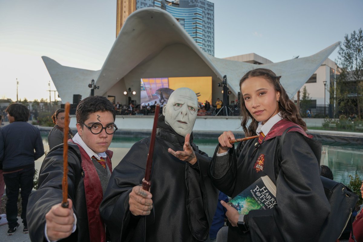 juliomenchaca_'s tweet image. Con lleno total, el #ParqueCulturalHidalguense fue escenario de una noche mágica. 🪄✨

Las familias hidalguenses disfrutaron de la Orquesta Sinfónica del Estado de Hidalgo, que los transportó al universo musical de Harry Potter. ⚡️

¡Esperen más eventos!

#PrimeroElPueblo
