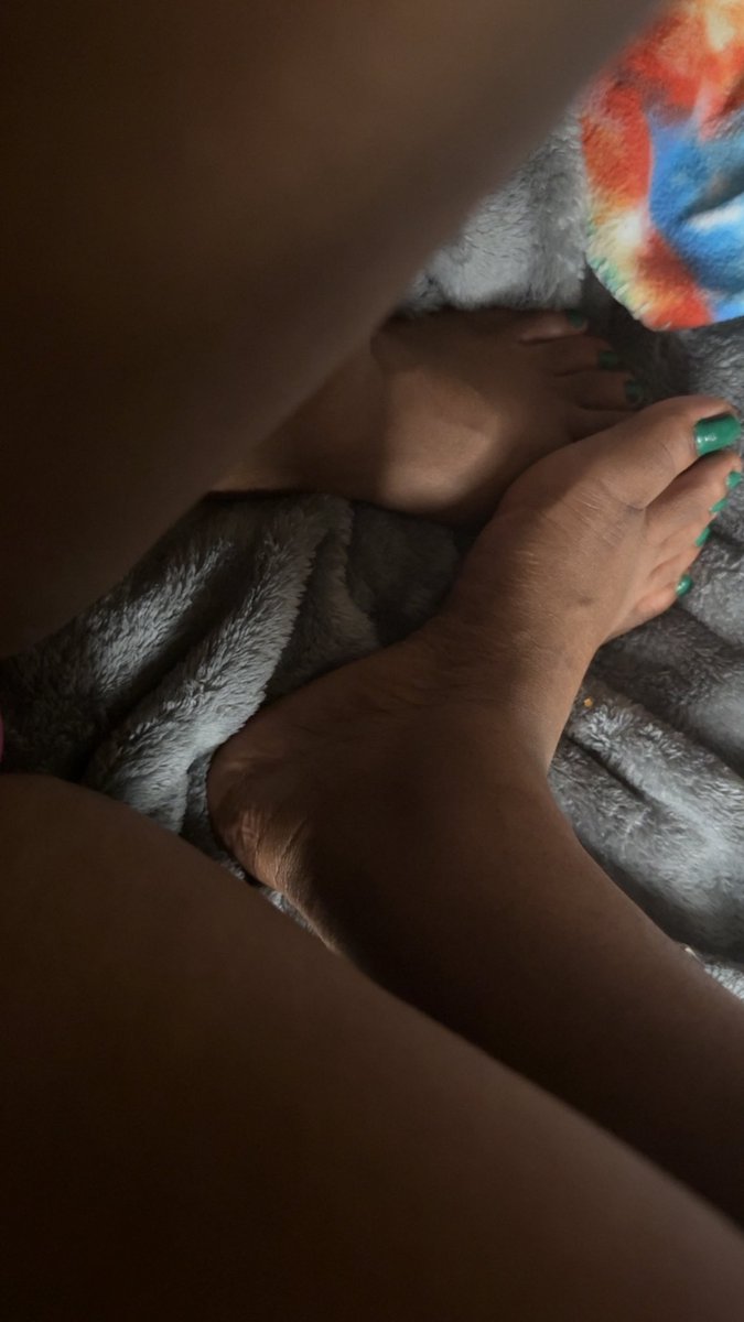 ClappaMama420's tweet photo. Who’s up and wants to play😍🥰 how wet can you get me and how fast? 
#ebony #Oklahoma #nsfwtwt #booty #feetfetısh #feetworshi̇p #raw https://t.co/l9FC9JBTi7
