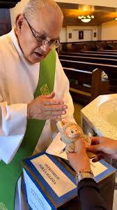 惡魔娃娃 LABUBU？

先前引起收藏熱潮的LABUBU娃娃被基督徒視為一個連結古美索不達米亞魔神PAZUZU的邪惡娃娃，引發一場獵巫、燒毀、帶娃娃上教堂灑聖水淨化的荒謬景象，一切全來自毫無根據的指控，這不是基督徒第一次將爆紅事物視為「撒旦勢力」，也不會是最後一次。

全文：facebook.com/share/p/1Hstfa…