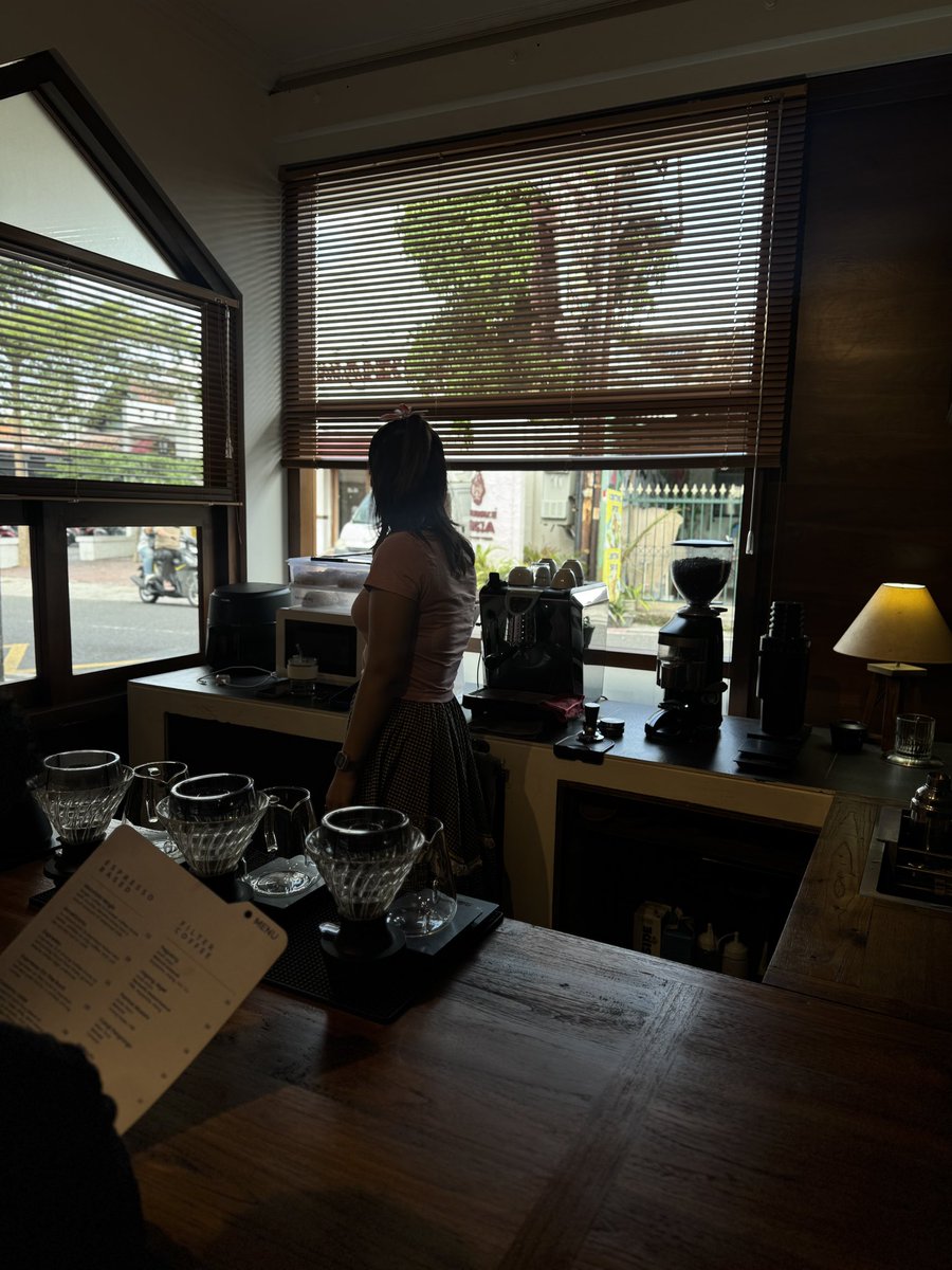 audrvz's tweet photo. list tempat ngopi di jogja yg enak https://t.co/Bb8KYZlP2n