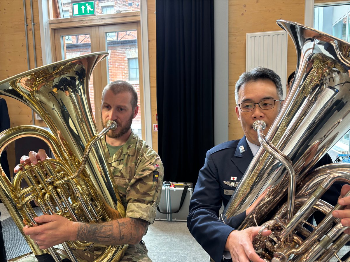 JASDF_Cen_Band's tweet photo. Our brass quintet had a lovely time with #ColdstreamGuardsBand .🎺
They joined Coldstream Guards Band's rehearsal for upcoming concert.
It was nice getting to know each other through music. https://t.co/OPOkT0bx6x