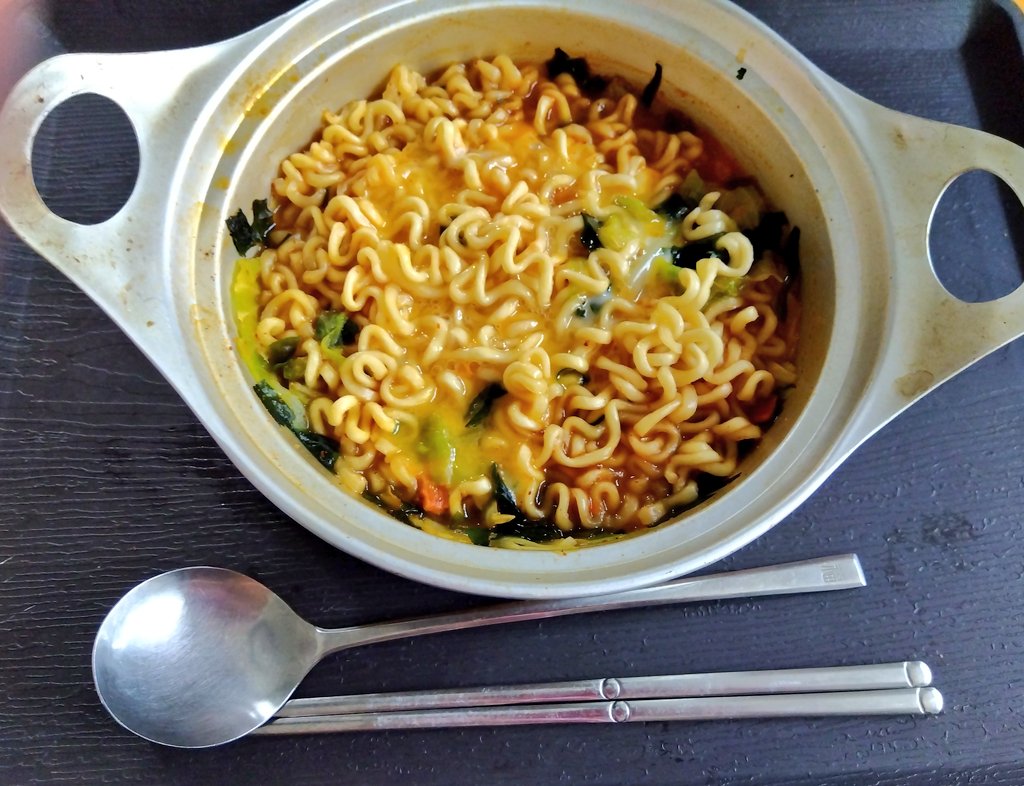 今日のお昼ごはん

ノグリラーメン

韓国ラーメンでこれ1番好き