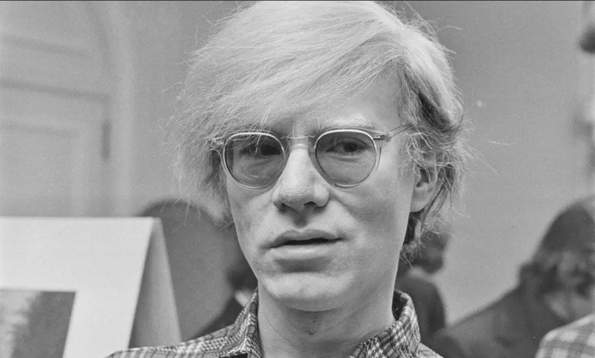 theblaker77's tweet image. "The Night Andy Warhol Died"
blakenelson.substack.com/p/nyc-1987-the…
"And then Jean Michel Basquiat came in. He was dressed in an expensive suit. It was too big on him. It hung off him in a weird way.
He collapsed onto a side booth near the bar, his head down, his hand over his face.
Seeing…