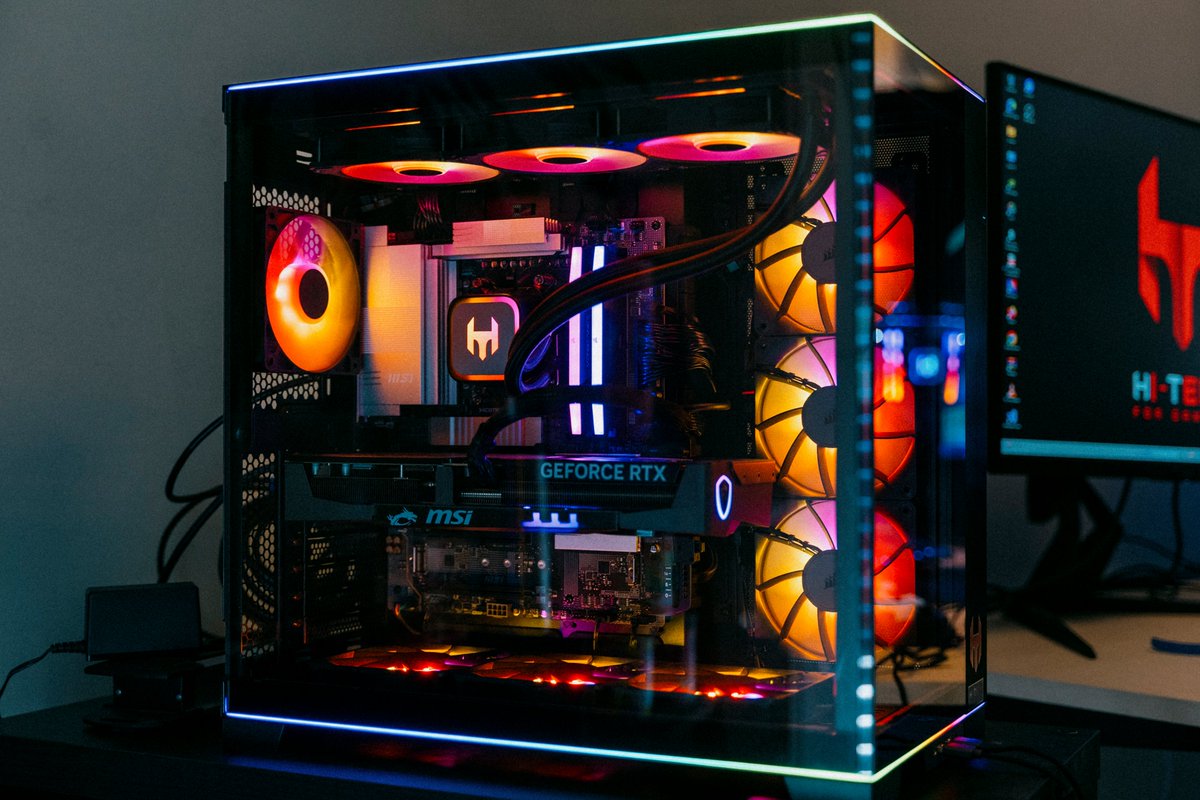 jessirockstv's tweet image. Der #HOLYTOWER steht, die #Hitech-Maschinen laufen, @elgatoDE ist am Start und die #EMMA-Kissen sind fluffig wie nie :)

Wir sind sowas von bereit – Test-Stream ab 17:00 Uhr auf twitch.tv/jessirocks 

@holysquad_de #werbung