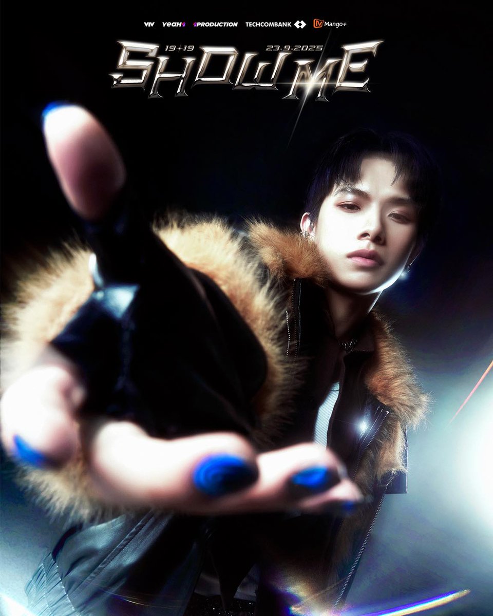 ShowItAllVN's tweet photo. HO DONG QUAN - CUONG BACH - THAI LE MINH HIEU

SOLO THEME SONG POSTER | SHOW ME

OFFICIAL THEME SONG MUSIC VIDEO
19:19 - 23.9.2025

#ShowItAll #ShowMe #HoDongQuan #CuongBach #ThaiLeMinhHieu https://t.co/2Wl91ZtbuV