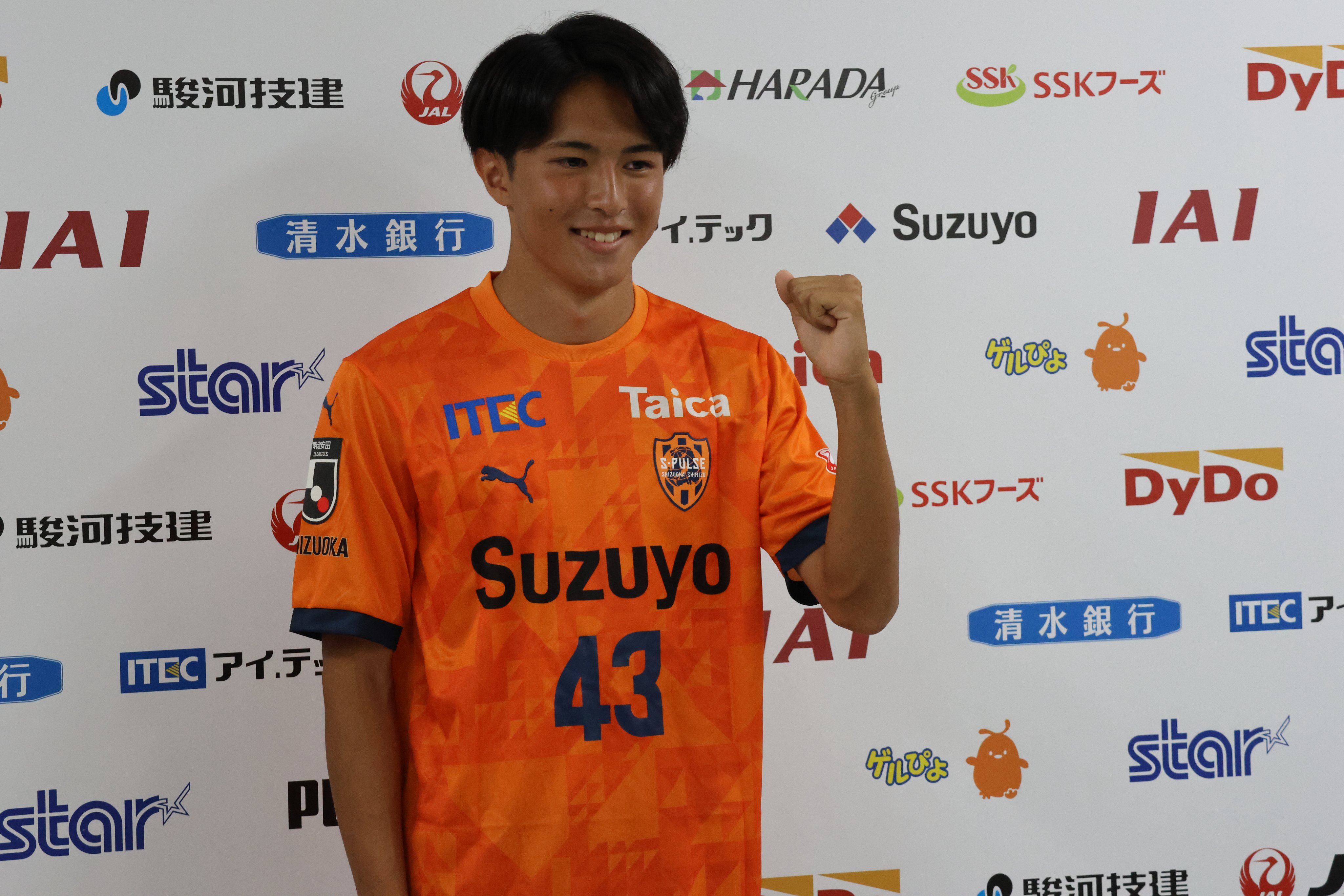 サッカー大好き Soccer VLOG] A Close Look at the GK with the World's Best