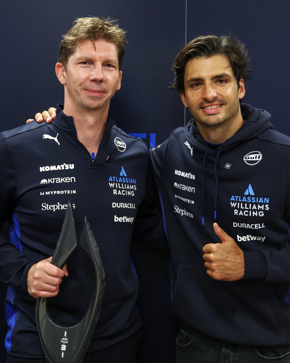 WilliamsF1's tweet photo. In this together 💙 https://t.co/ttytbYejDN