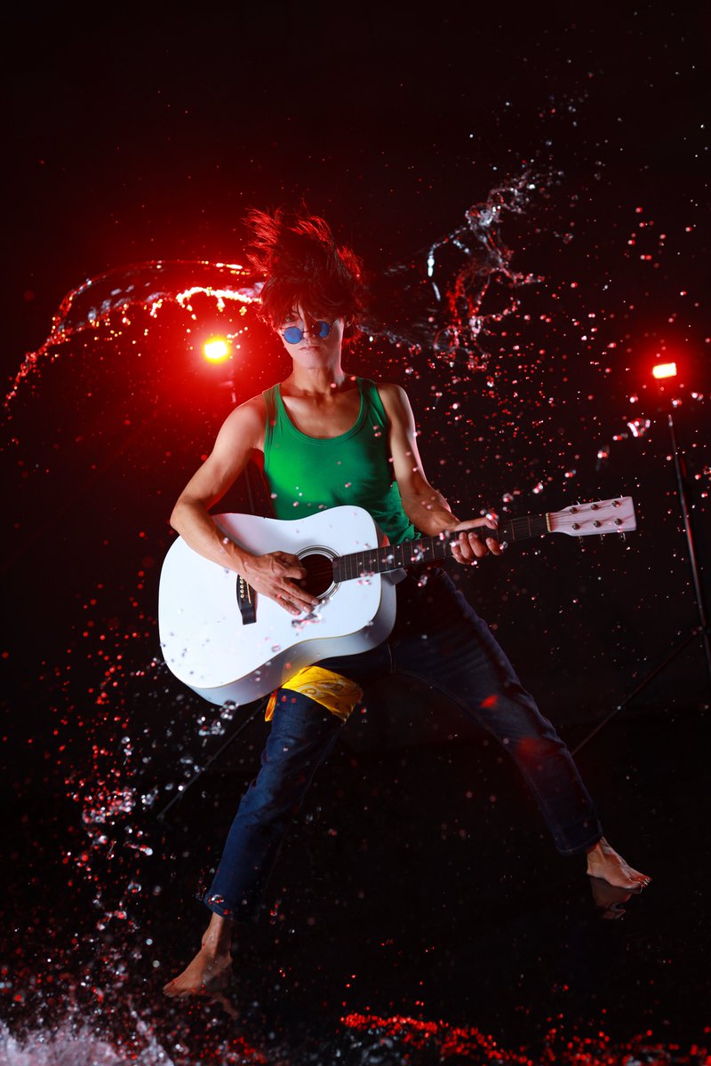 そのAスタで撮った水撮影📸

女装前に水撮のカメラテストで撮ってもらったバサラ🎸

みんなで水巻いたりスモーク焚いたりしてたので むちゃくちゃ豪華な撮影でした(終わる頃にはみんな水撒き芸人になってたww)

撮影：<a href="/zakkorin/">ざっこりん</a>