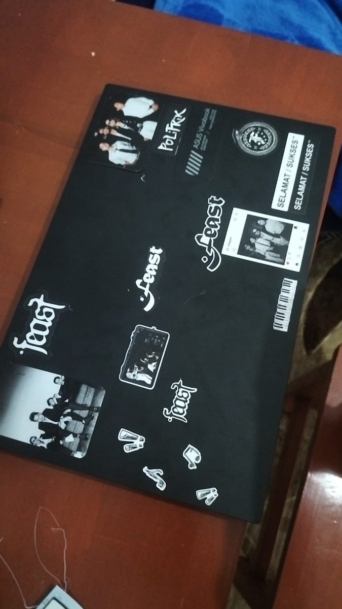 draftanakunpad4's tweet image. pad!
X do your magic
kejadian jam 3 pagi tadi, kemalingan di kosan pondok lestari ,hegarmanah jatinangor skitaran unpad
barang yang hilang ada dompet hp laptop dan berkas penting
dr cctv pelaku pake jaket/hoodie gitu
ini untuk ciri ciri laptopnya
mohpn bantuannya semuaa