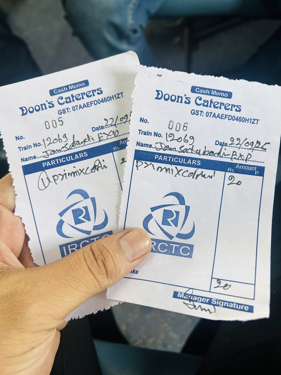 Rama05Official's tweet photo. Over charging at Janstabdi express coffee instant 20/- Train number-12069 PNR-6932671556 @RailMinIndia @IRCTCofficial @AshwiniVaishnaw . When i ask bill he give us manual bill.  @DRMBilaspur @RailwaySeva https://t.co/vqh6uuFS40