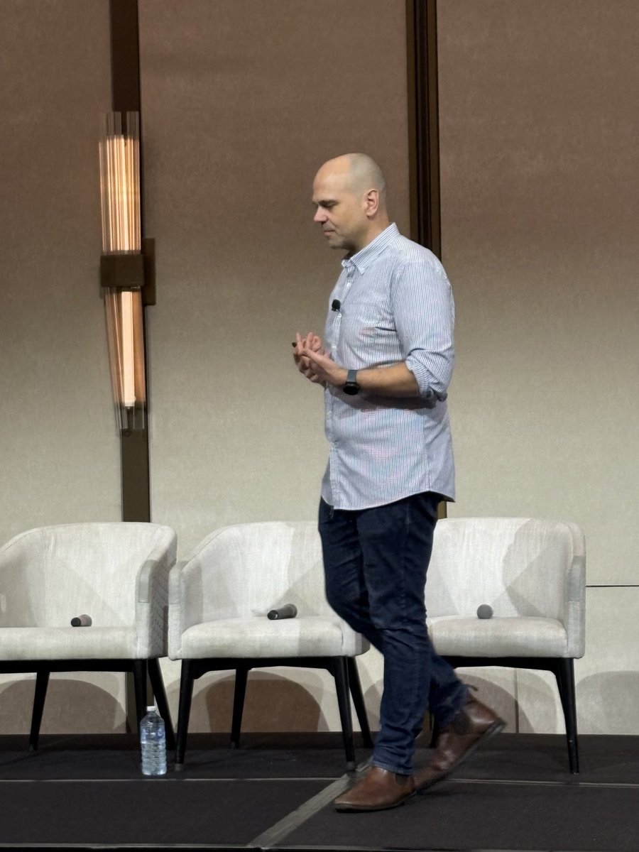 Dawid Naude Pathfindr shares tips on how #investors can use #AI including creating simulations at QLD Investor Summit. You can watch live or recorded sessions.