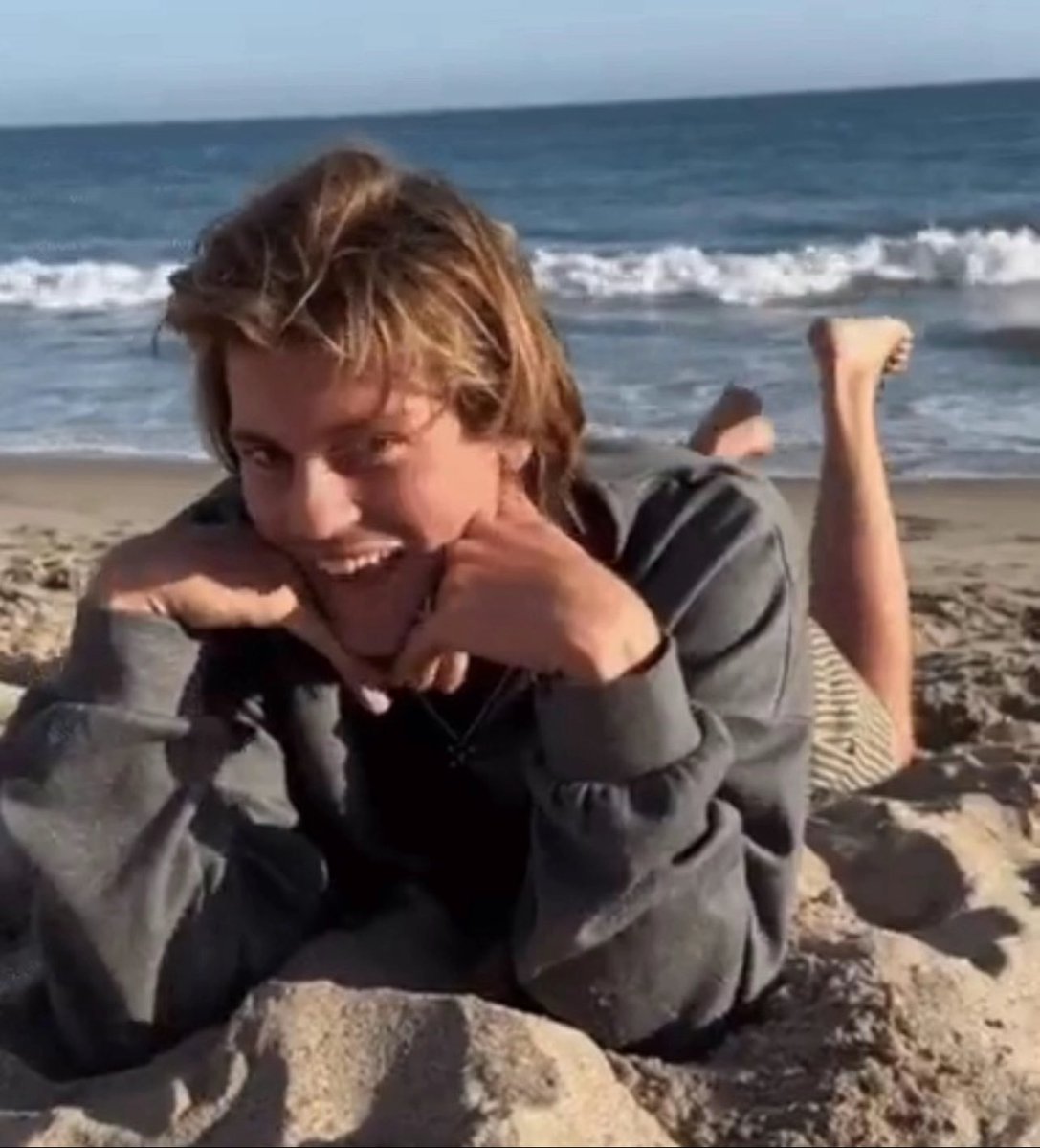 chat no one understands how excited i am for oomf roo to see ruel 😛😛 THATS MY FAVE DUO