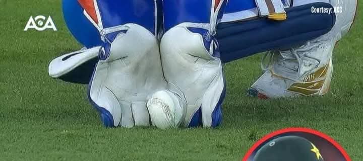 Muzafar Ali Zardari (@muzzafarali11) on Twitter photo کمار سنگاکارا🗣 "فخر زمان بالکل آؤٹ نہیں تھے… مگر پھر بھی میدان سے واپس بھیج دیے گئے کرکٹ کا انصاف کب تک صرف ایک خواب رہے گا کب تک انڈین پلیئرز کے اشاروں پر فیصلے بدلتے رہیں گے کب تک غیر جانبدار امپائرنگ صرف نام کی رہ جائے گی ❤💞🔥 کمار سنگاکارا🗣 "فخر زمان بالکل آؤٹ نہیں تھے… مگر پھر بھی میدان سے واپس بھیج دیے گئے کرکٹ کا انصاف کب تک صرف ایک خواب رہے گا کب تک انڈین پلیئرز کے اشاروں پر فیصلے بدلتے رہیں گے کب تک غیر جانبدار امپائرنگ صرف نام کی رہ جائے گی ❤💞🔥