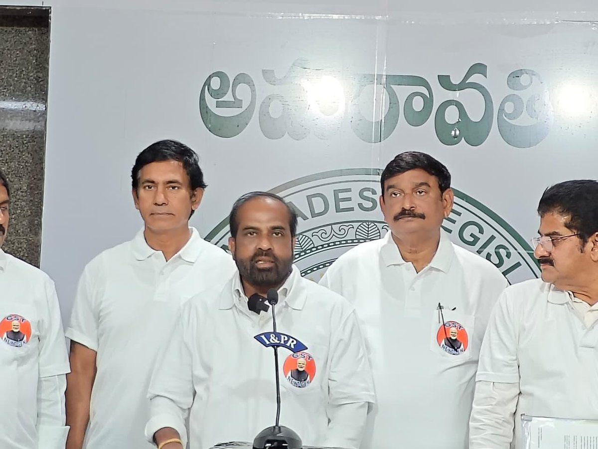 satyakumar_y's tweet photo. “NEXT GEN GST Reforms” అమలులోకి వచ్చిన సందర్భంగా @BJP4India శాసన మండలి సభ్యులు, శాసన సభ్యులతో కలిసి అసెంబ్లీ, కౌన్సిల్ సమావేశాలకు హాజరయ్యే ముందు ప్రత్యేక కార్యక్రమంలో పాల్గొన్నాను.

దేశ అభివృద్ధి, మధ్యతరగతి కుటుంబాల సంతోషం కోసం సాహసోపేతమైన, చరిత్రాత్మకమైన నిర్ణయం తీసుకున్న గౌరవ ప్రధానమంత్రి శ్రీ @narendramodi గారికి హృదయపూర్వక కృతజ్ఞతలు తెలియజేశాము.

ఈ సంస్కరణలు దేశ ఆర్థిక వ్యవస్థను మరింత బలోపేతం చేస్తాయి. పారదర్శకతతో కూడిన అభివృద్ధి మార్గంలో ప్రతి ఒక్కరికీ సమాన ప్రయోజనాలు అందిస్తాయి.
#GSTReforms #NextGenGST #IndiaDevelopment #MiddleClass @BJP4Andhra