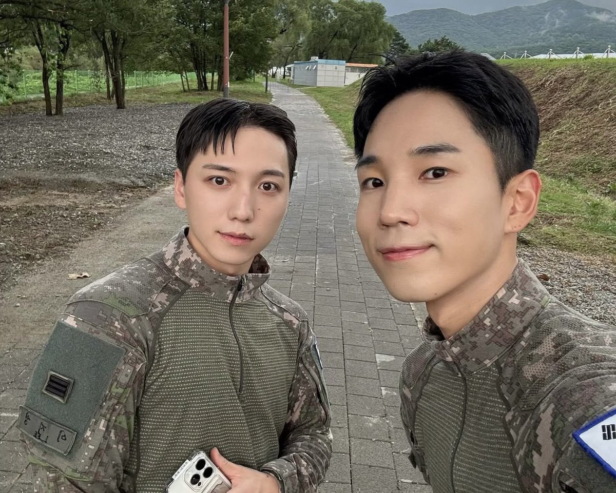 둘이 너무 멋있어요

@ sung_sab (ig)

#VANNER #배너 
#성국 #박성국 #SUNGKOOK
#2025지상군페스티벌
#육군공연팀