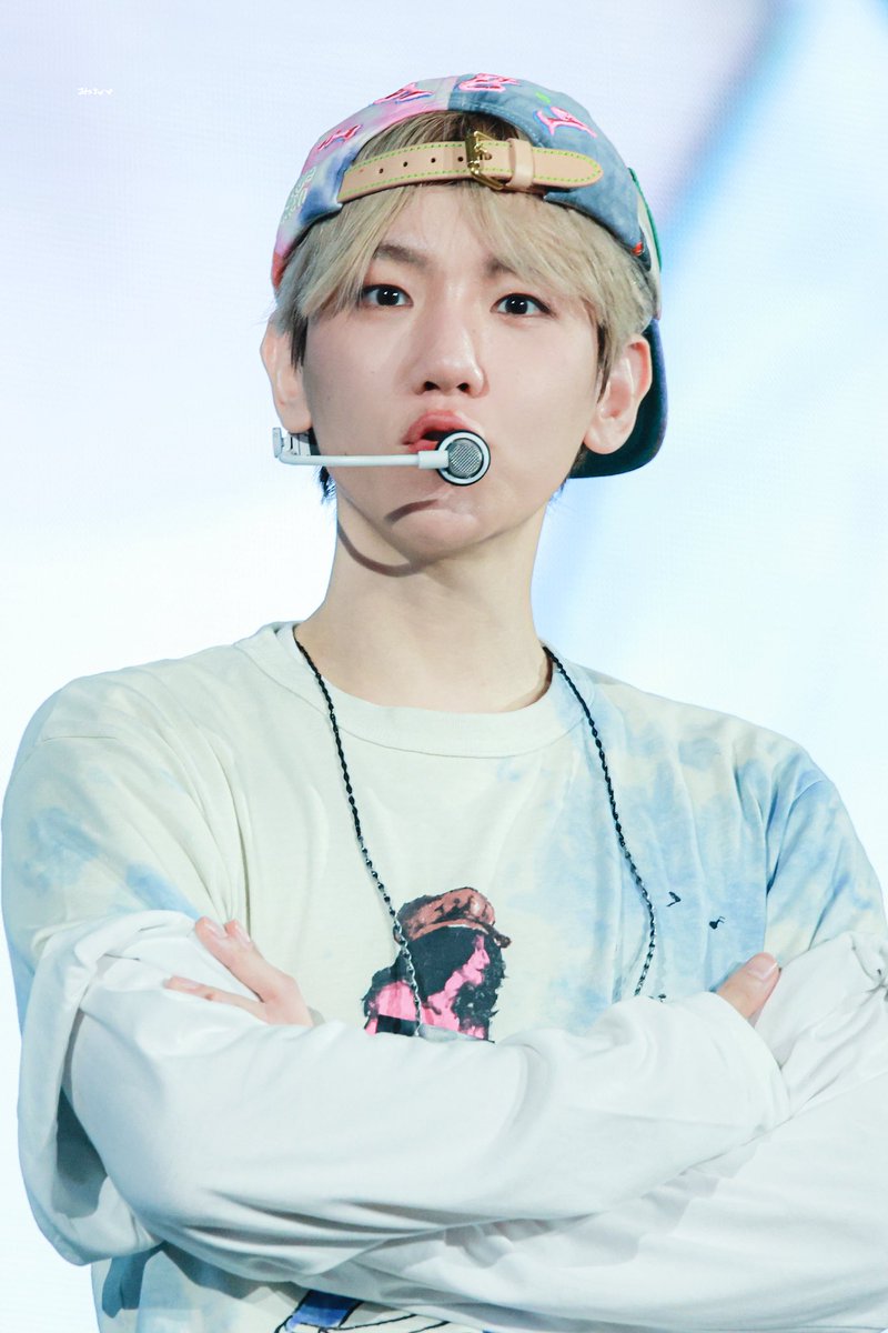 Its5o6's tweet photo. 250921 웃는게 조아^ #백현 #BAEKHYUN @B_hundred_Hyun https://t.co/zI52HIsON3