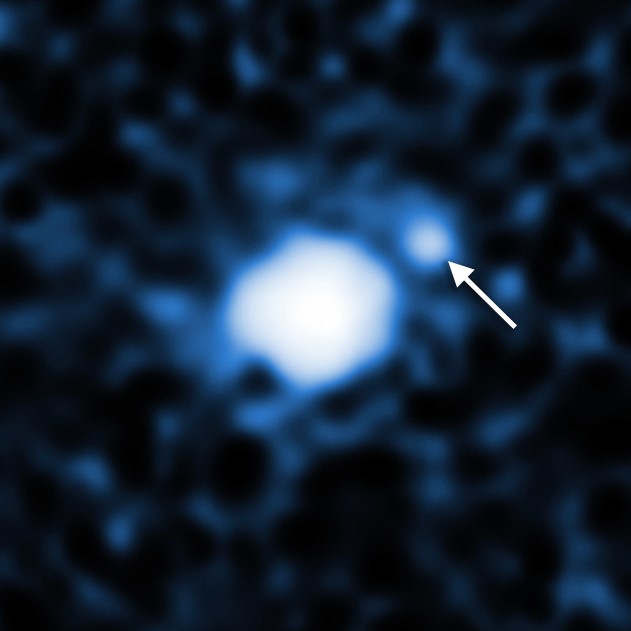 Plutoliveshere's tweet photo. #OTD 9-18-2010 Xiangliu, moon of dwarf planet Gonggong (2007 OR10), was discovered! In 2016 astronomers learned Gonggong had an unusually slow rotation. Tidal forces exerted by a satellite could explain this, so they went hunting in archival Hubble images &amp; found Xiangliu🤩#Space https://t.co/R5dh5UYmXm