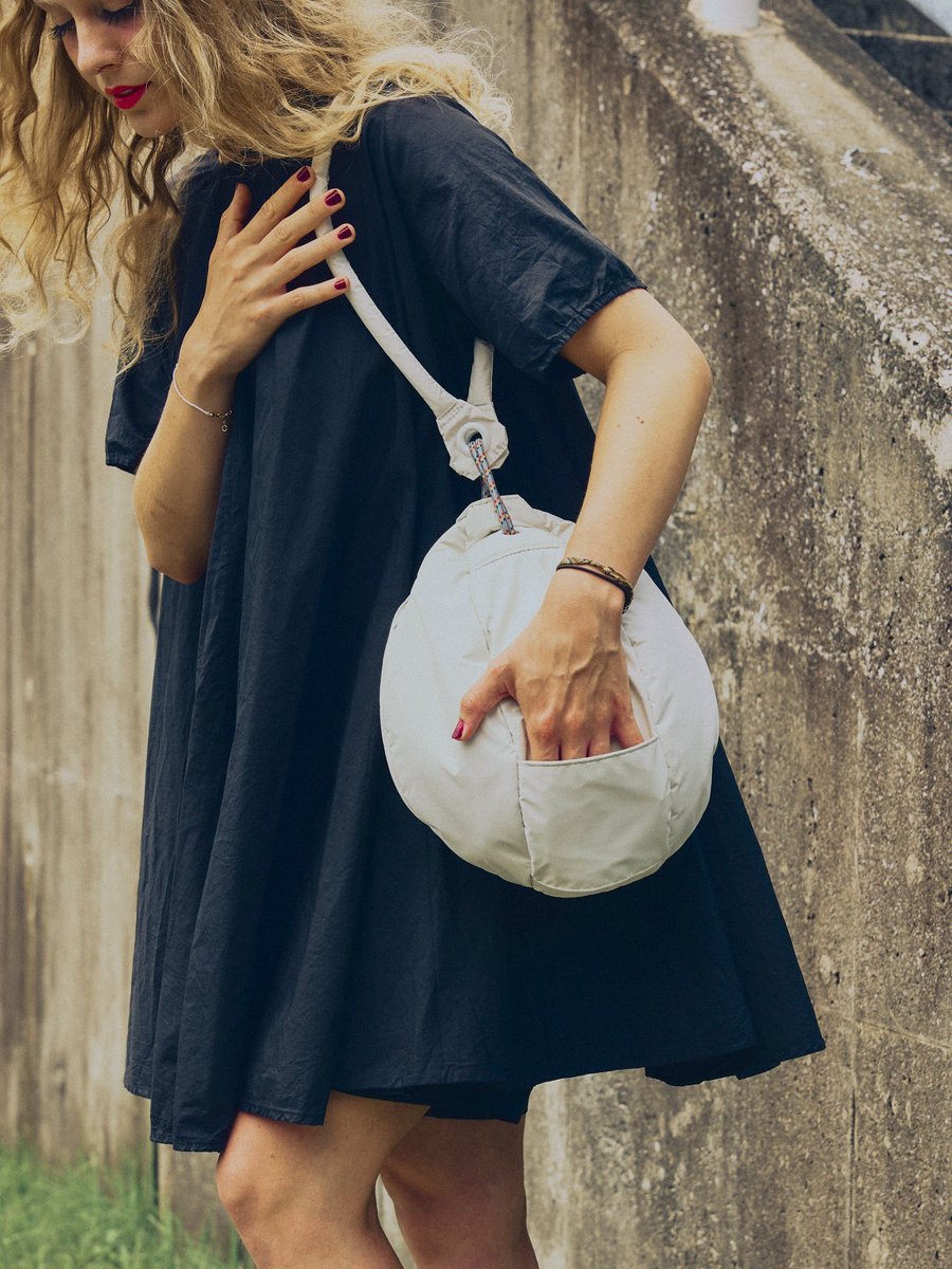 MakeArtYourZoo's tweet image. KAKAE BAG &amp;amp; ROPE BELT
9月24日(水) 12:00〜
ONLINE SHOPにて発売スタート！！

#makeartyourzoo #newitem #custombag #madeinjapan