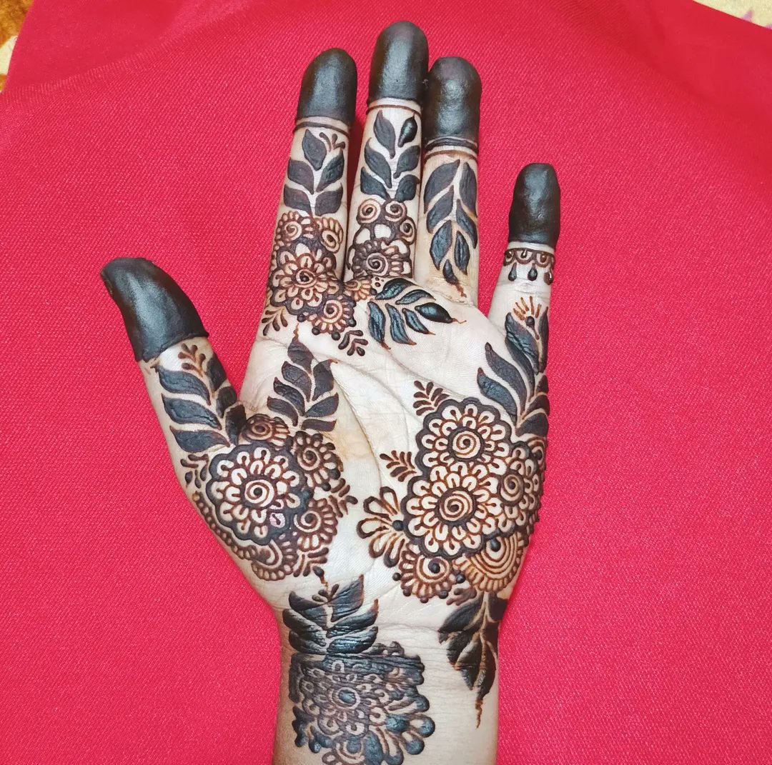 susmitasen_sen's tweet photo. #mehendi_design💖#organicmehendi🌿💚🌿 https://t.co/kXMTLaNQjl