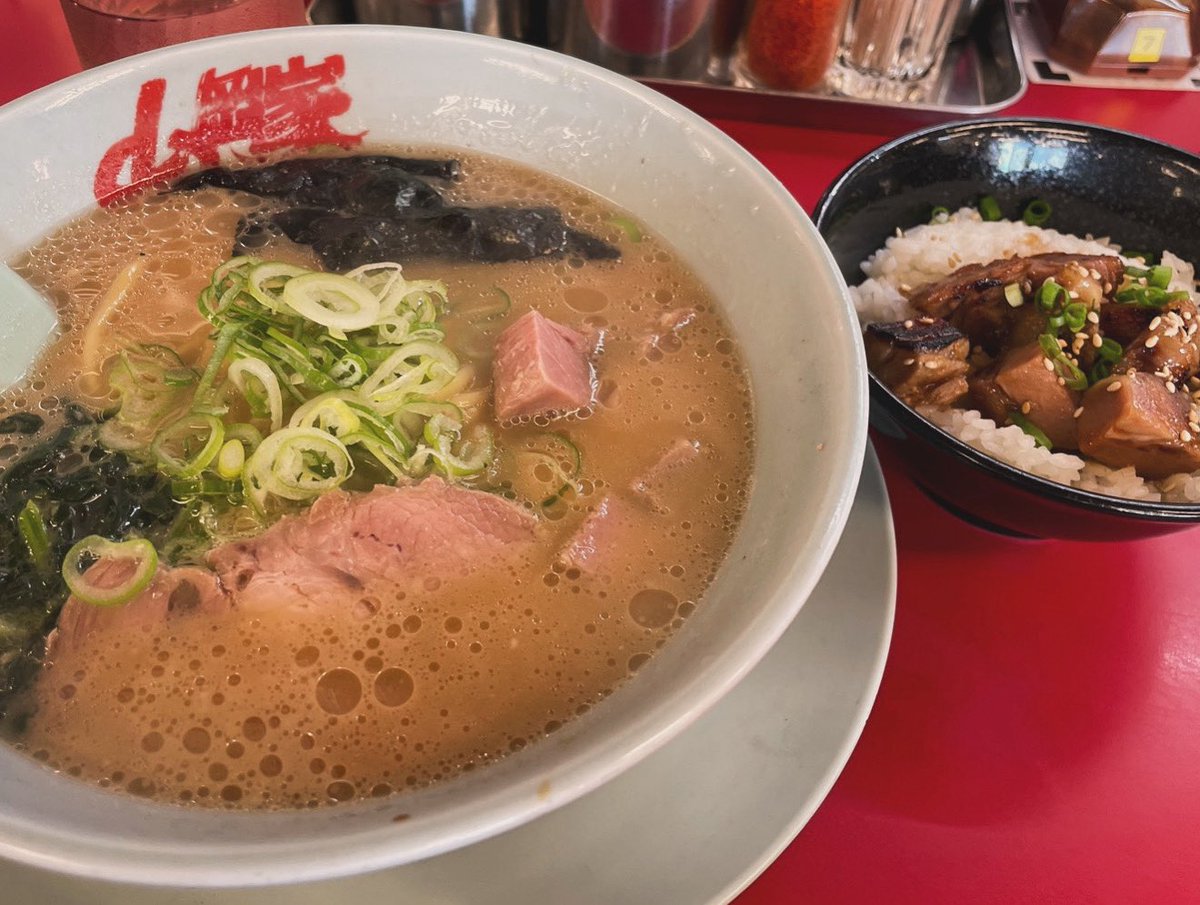 山岡家で正油アブラ少なめコロチャーシュートッピング＆コロチャーシュー丼🍜🍚 #taqmin #山岡家