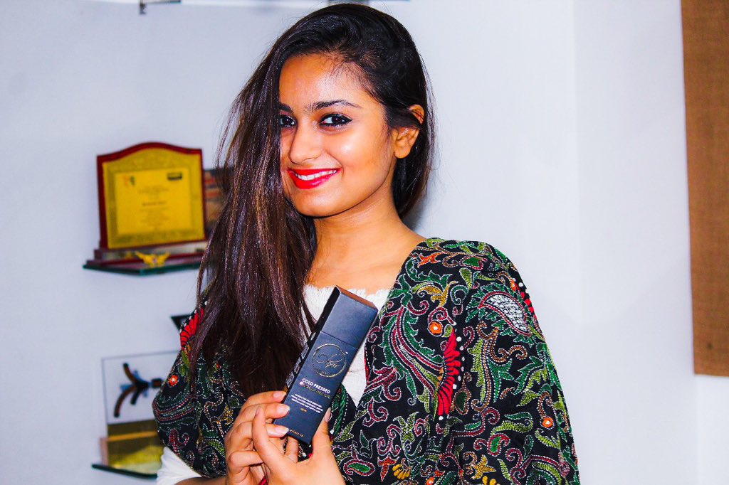 Priyanshi_Patel's tweet image. 8 years ago, @OlixirOils was just an idea — that cold-pressed could change how India eats.
Today, we stand proud as pioneers of purity 🌿
Grateful to every home that chose wellness with us.
The journey continues → Pressed to Nourish. Crafted to Heal.
#Olixir #ColdPressed