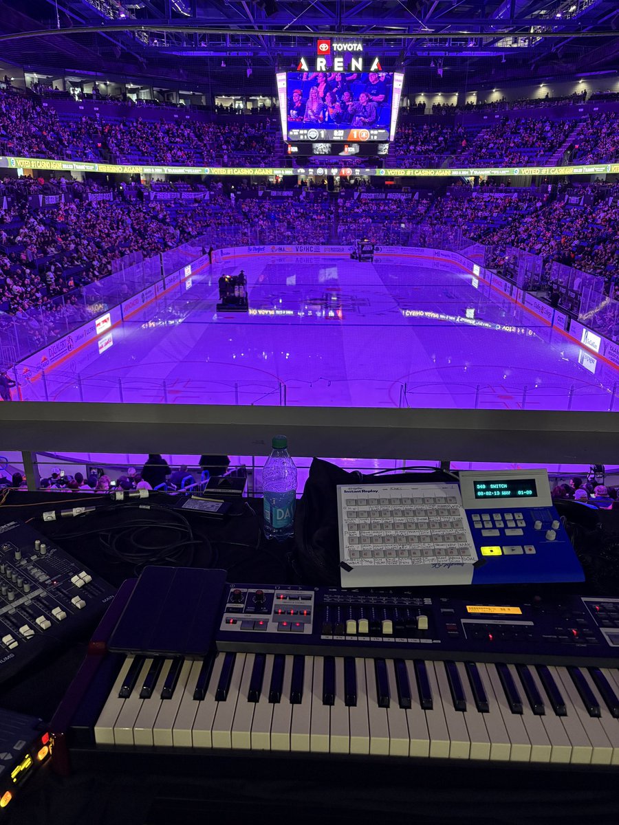 DieterRuehle's tweet image. Hockey’s back! Fun times at today’s Empire Classic! #GoKingsGo