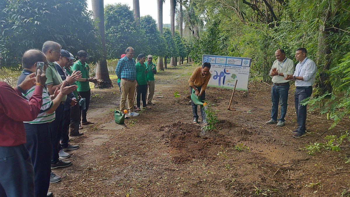 csir_ncl's tweet image. CSIR–NCL joined the Swachhata Hi Seva (SHS) campaign with a Tree Plantation Drive. Our staff planted around 25 native saplings as part of the #Plant4Mother &amp;amp; #एकपेडमाँकेनाम campaign.
@CSIR_IND @AshishLele3467 
#CSIRNCL #SwachhataHiSeva2025 #sustainability #gogreen