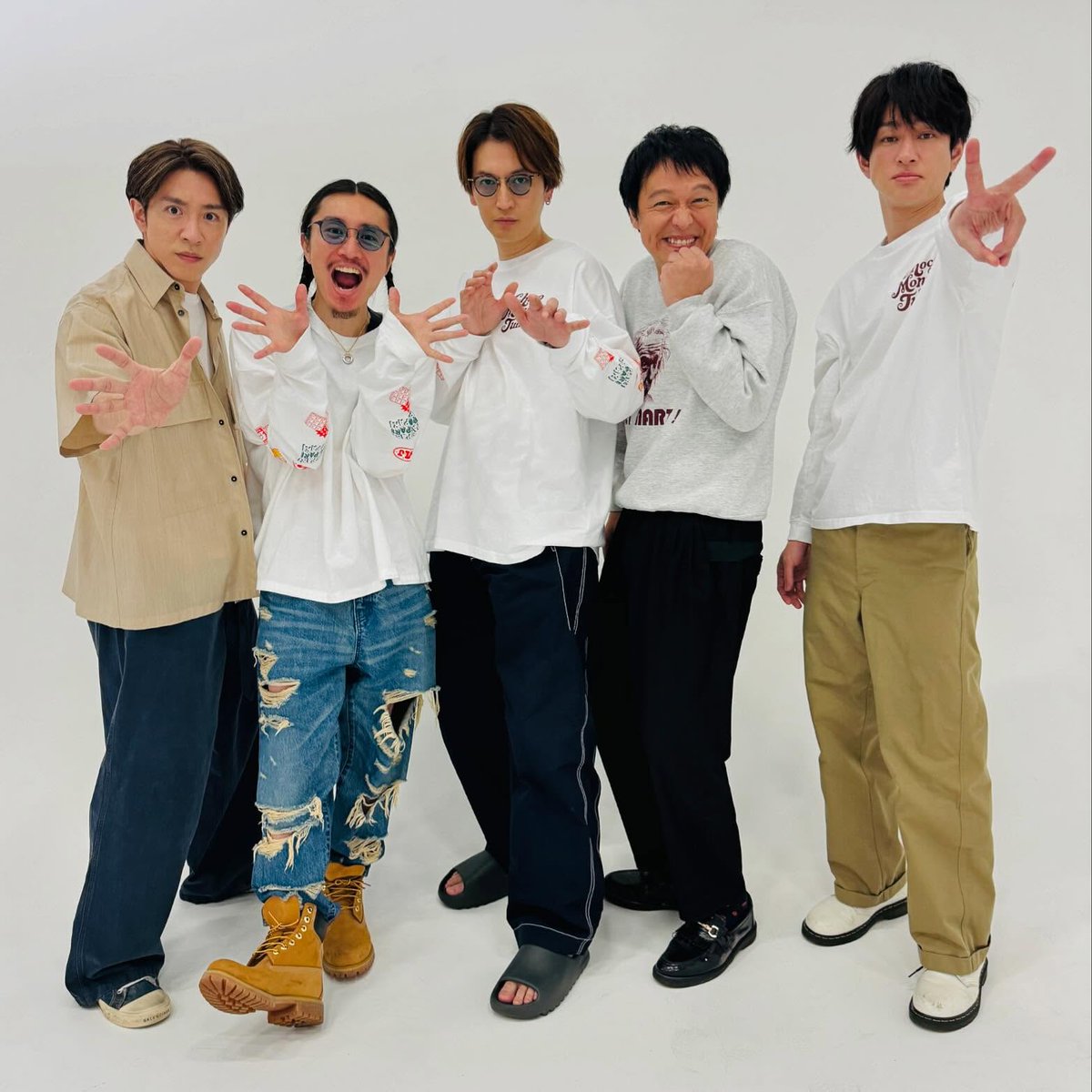 SE8Archive_info's tweet image. 本日 2025年9月21日
SUPER EIGHT デビュー21周年を迎えました🎂🎶

21年間、音楽と共に歩み続け
EIGHTERと共に紡いできた歴史は宝物です💎

これからも∞の未来へ――。
変わらぬ応援をよろしくお願いいたします🙌

15% OFF セール中👇
amzn.to/3W4RoKM

#SUPER_EIGHT #二十一周年 #EIGHTER #PR