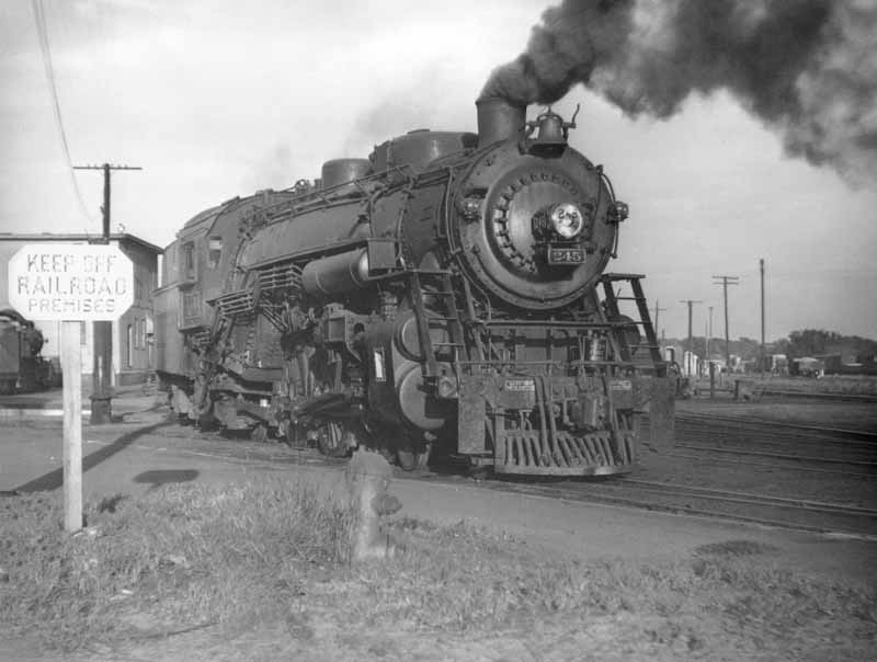 BeytienJoshua's tweet photo. Credit: G.W. Robarts, J.G. Lachaussee 

#1950s #vintage #blackandwhitephotography #Florida #Steam #TRAIN #trains https://t.co/uzo7VYdObm
