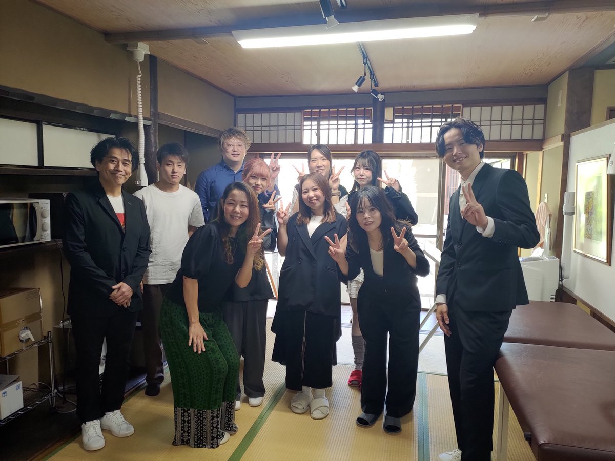 BARBERPRIDE_'s tweet photo. 令和６年度　後期卒業式を挙行しました。
今回は１５人の生徒様がご卒業されました。
ご卒業おめでとうございます！ https://t.co/KMWltwdZH9