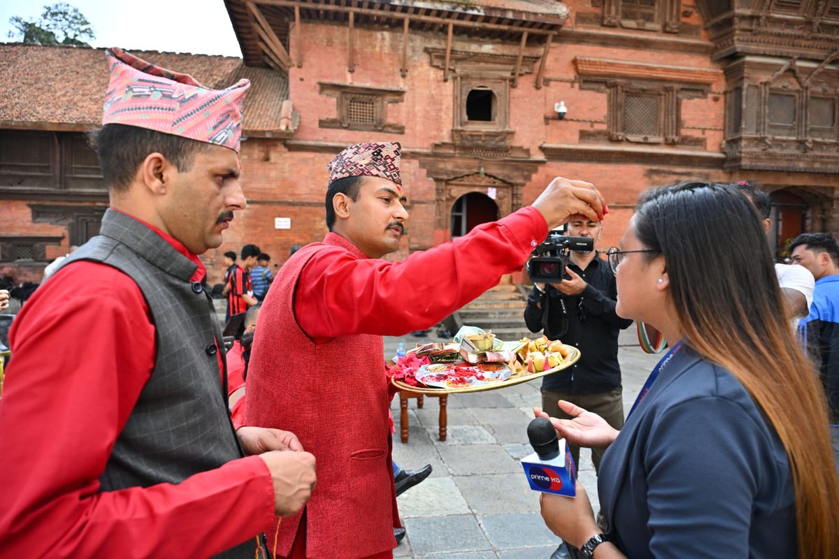 nepaltourismb's tweet image. Ghatasthapana celebrations at the Dashain Ghar, Nasal Chowk, Hanuman Dhoka, #Basantapur. 🌿✨ #Dashain #NepalNOW

📸: Susheel Shrestha 

#Nepal #LifetimeExperiences #LandofFestivals #VisitNepal #NepalTourismBoard