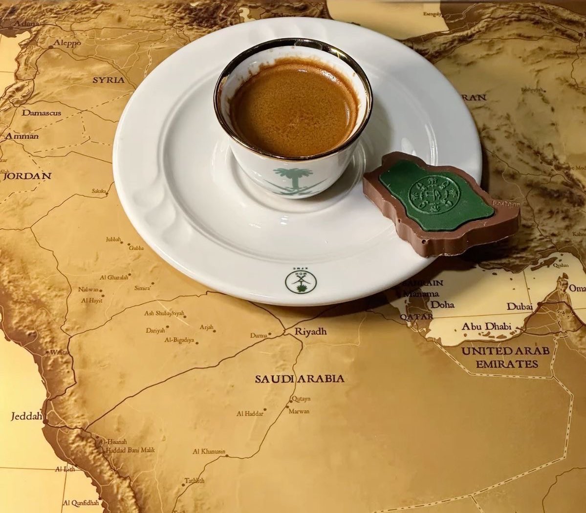 υ̵нιυ̵м υ̵ι-вυ̵đяˇ "̮ (@08ahlam) on Twitter photo قهوة سبتمبر بهوية سعودية..✨🇸🇦☕️
#اليوم_الوطني_السعودي_95 قهوة سبتمبر بهوية سعودية..✨🇸🇦☕️
#اليوم_الوطني_السعودي_95