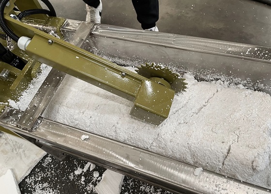 In Alaska &amp; New England, fisheries rely on EPS foam boxes for cold-chain transport. 
Traditional cold-press machines face over-melting → poor block quality &amp; weaker recycling value.
💡 GREENMAX solves it with:
🔹 Melting detection alarm
🔹 Water-cooling system
#Sustainability