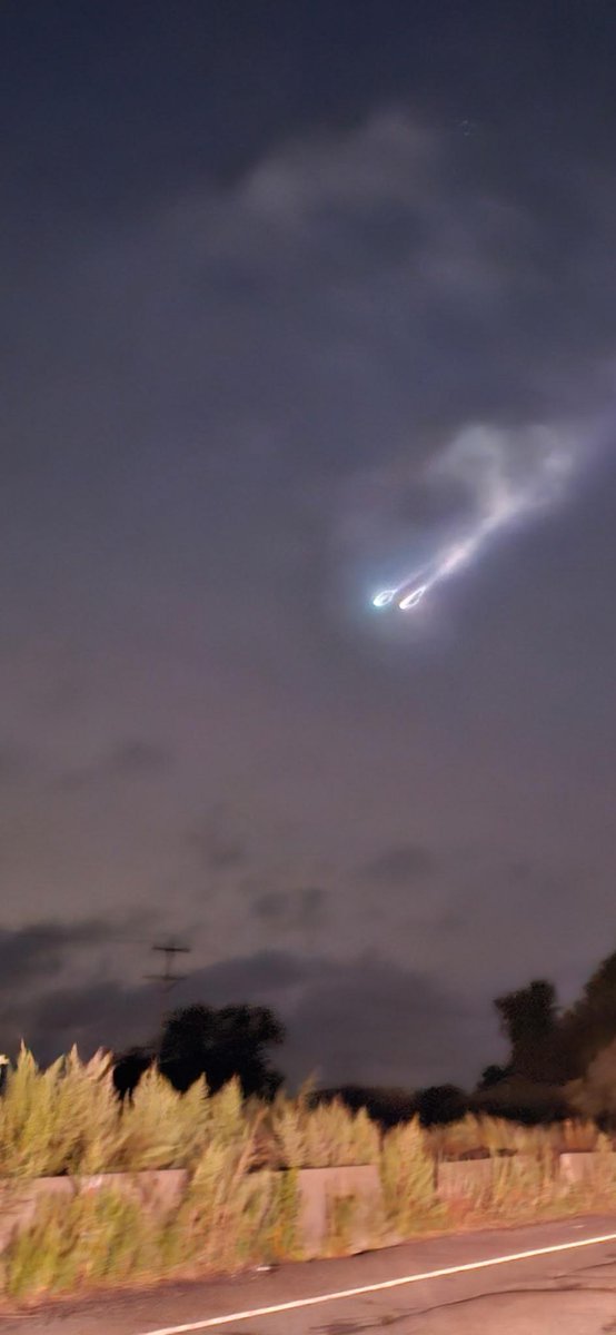 A woman who works near a Navy base in Rhode Island said she was driving home and saw this. She said it was two balls of light that fell into the ocean. Does anyone here have any additional information or insight into what this is?🧐🤔