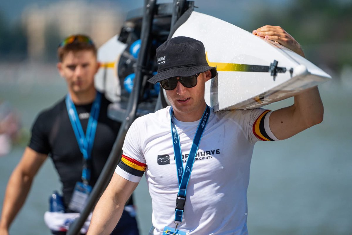 Een geslaagde start voor de Belgian Sharks op het WK roeien in Shanghai met de M2X van Vandenbussche-Andries die zich via de 2de verliezende tijd voor de halve finale en dus de top 12 plaatst. 

#roeien <a href="/sporza/">sporza</a>