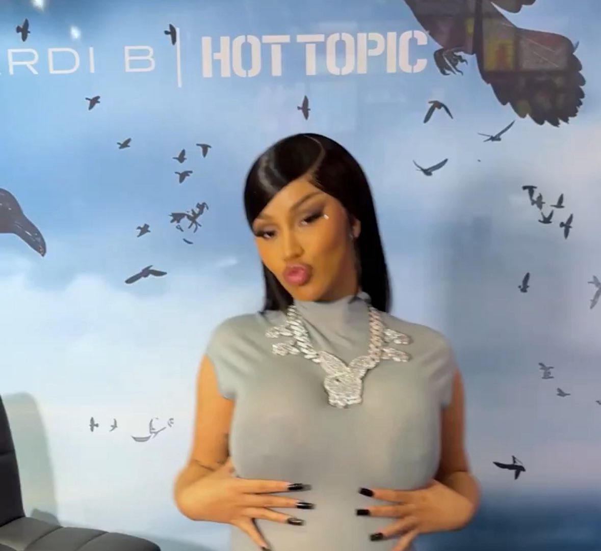 Cardi B is now the hot topic I town🔥🔥