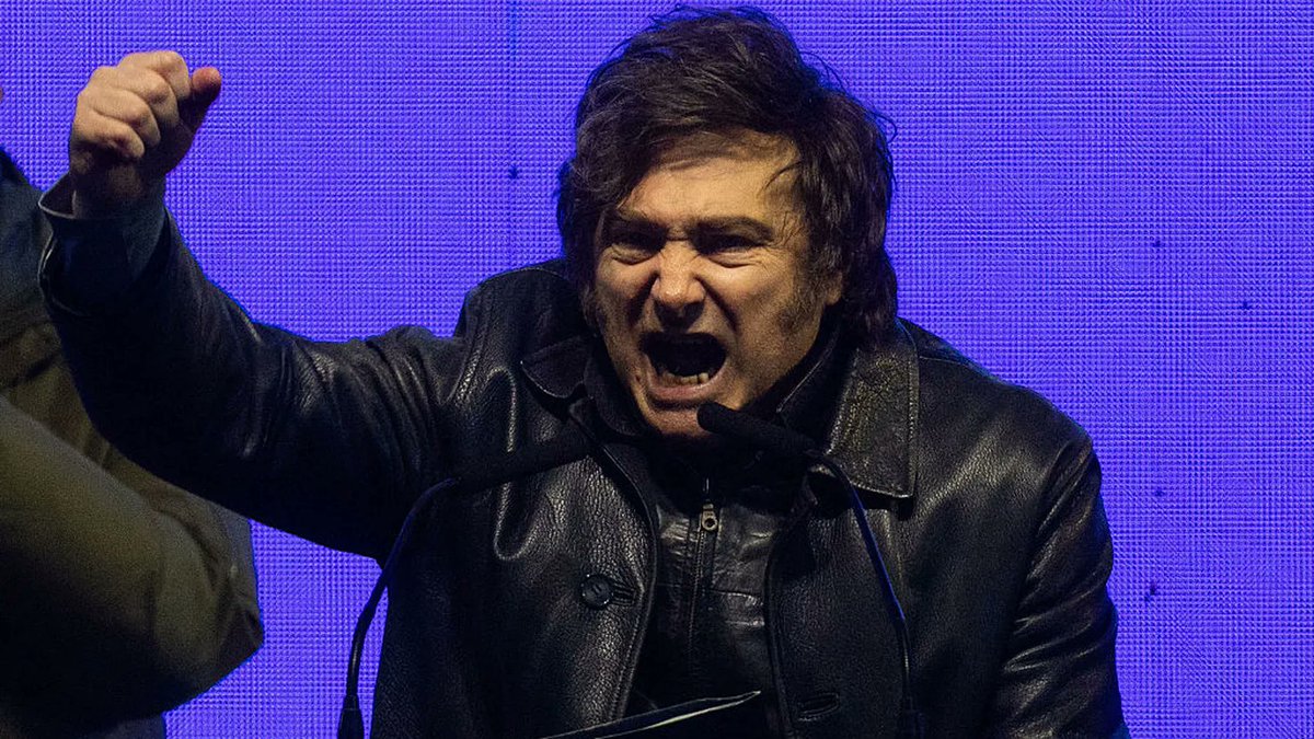 阿根廷政治危机升温央行砸10亿美元捍卫本币】 阿根廷央行上周抛售逾10亿美元以支撑比索汇率，其背景是困扰总统米莱的政治危机令市场不安，并对其汇率政策的未来产生怀疑。  https://t.co/68y7FDyQeF